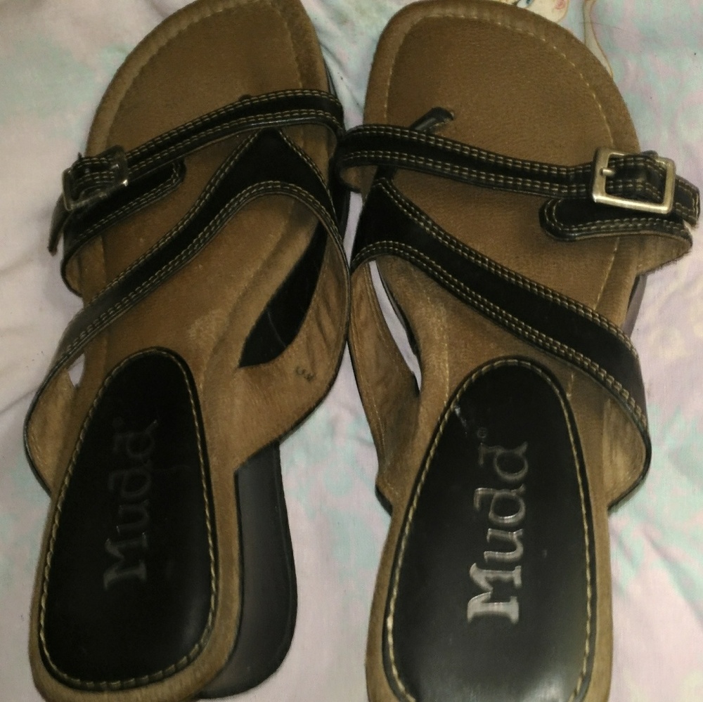 Wedge flip flop sandals